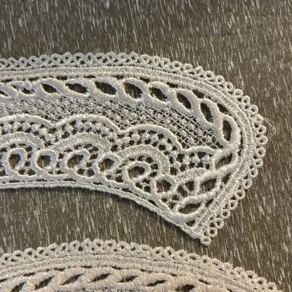 Vintage White Guipure Lace Collar Applique Trim Pair